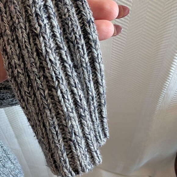 Liz Claiborne Liz & Co Vintage Grey Cable Knit Sweater Metallic Thread Medium - Picture 7 of 11